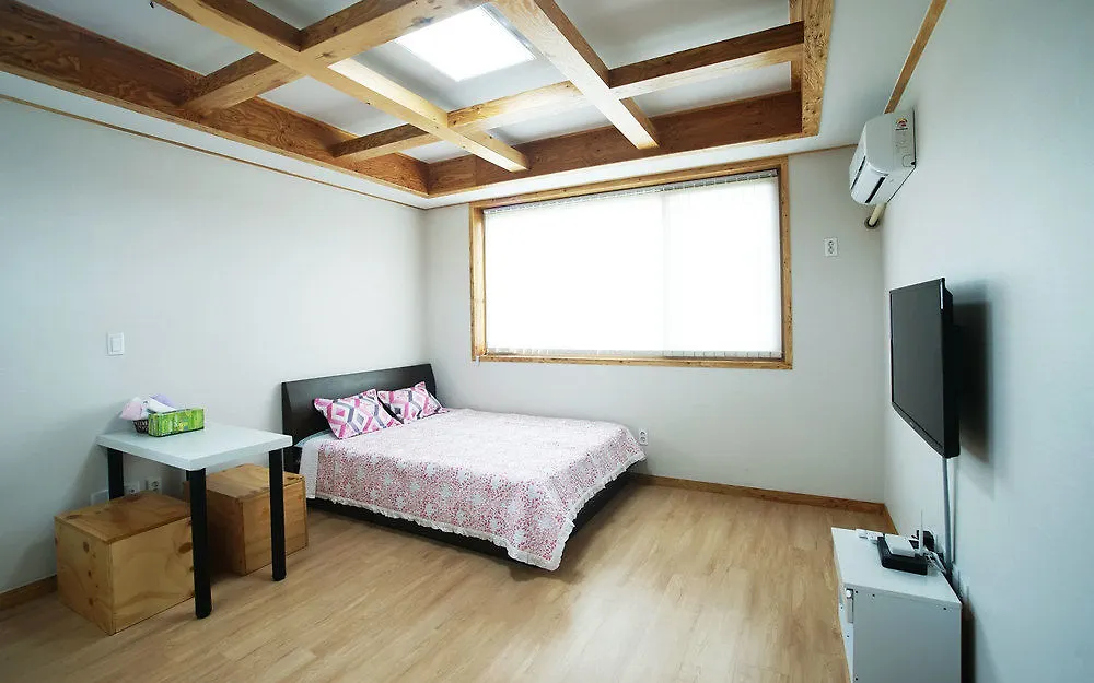 Hotel Gambi Namu Pension Jeju