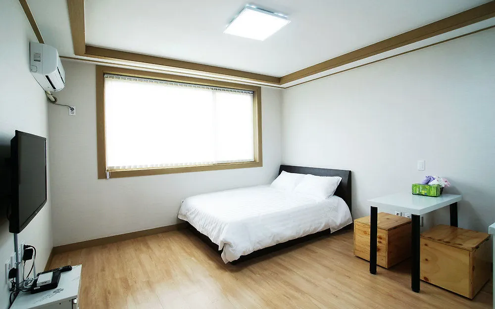 *** Hotel Gambi Namu Pension Jeju Coreia do Sul